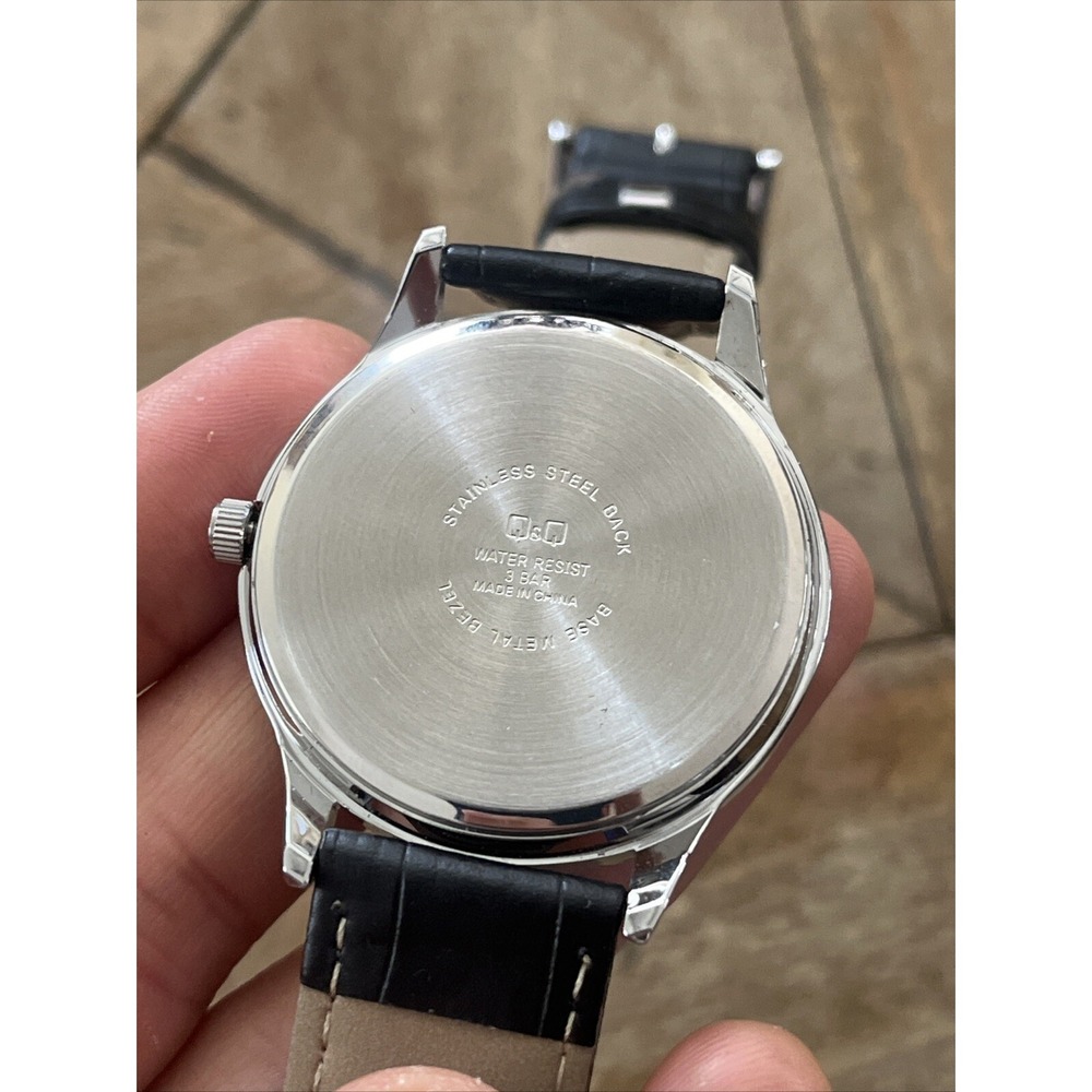 QQ Quartz IPS Water Resistant Men's Wrist Watch With New Battery! - Picture 9 of 13